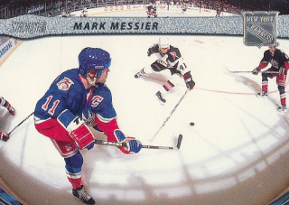 MESSIER Mark Stadium Club 2001/2002 č. 10