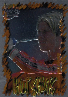 BECKHAM David Futera 1999 č. 51 Hot Shots Embossed Foil